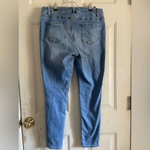 D. Jeans Skinny jeans/jeggings, 14
